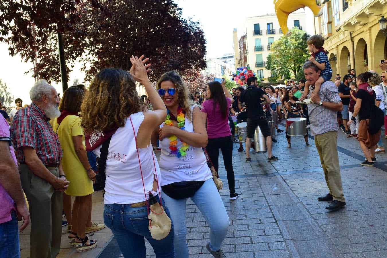 Miles de personas llenan hoy las calles de Logroño.