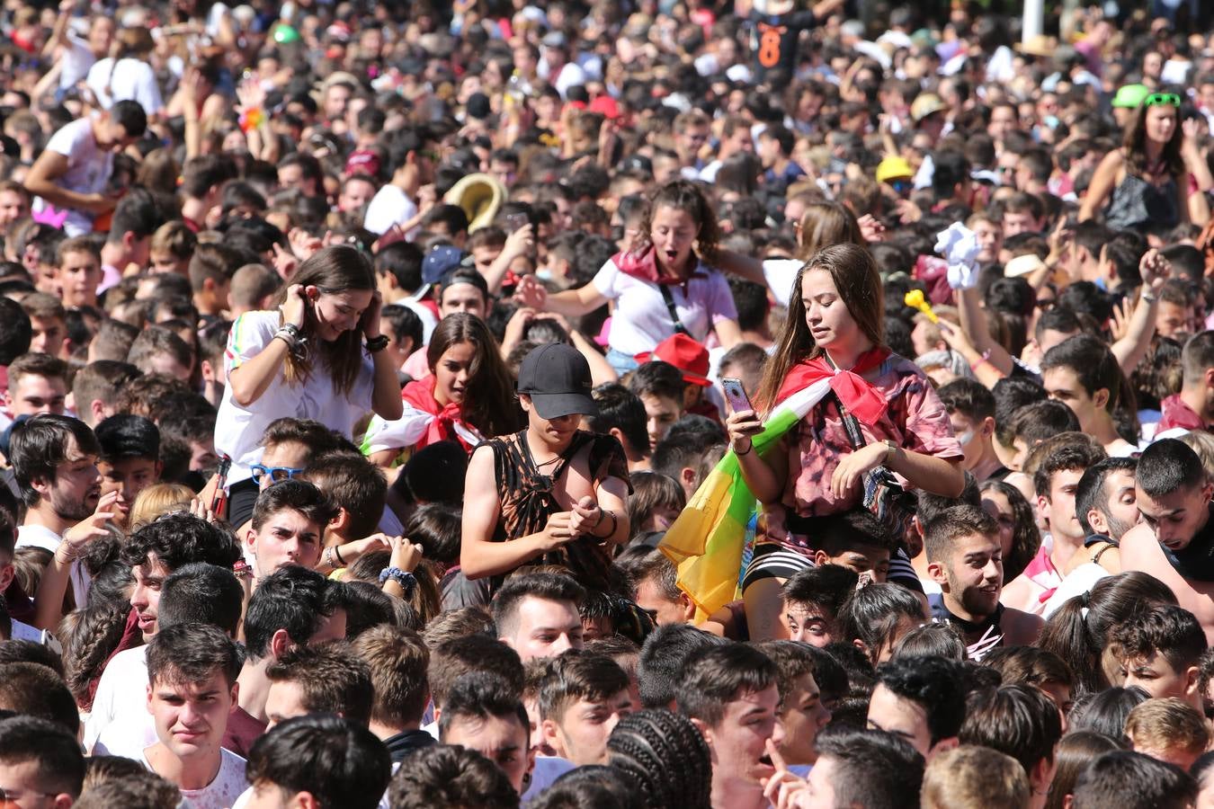 Las imágenes del fiestón en la Plaza del Ayuntamiento