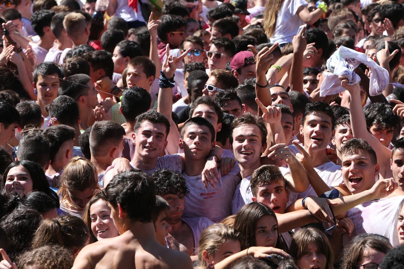 Las imágenes del fiestón en la Plaza del Ayuntamiento