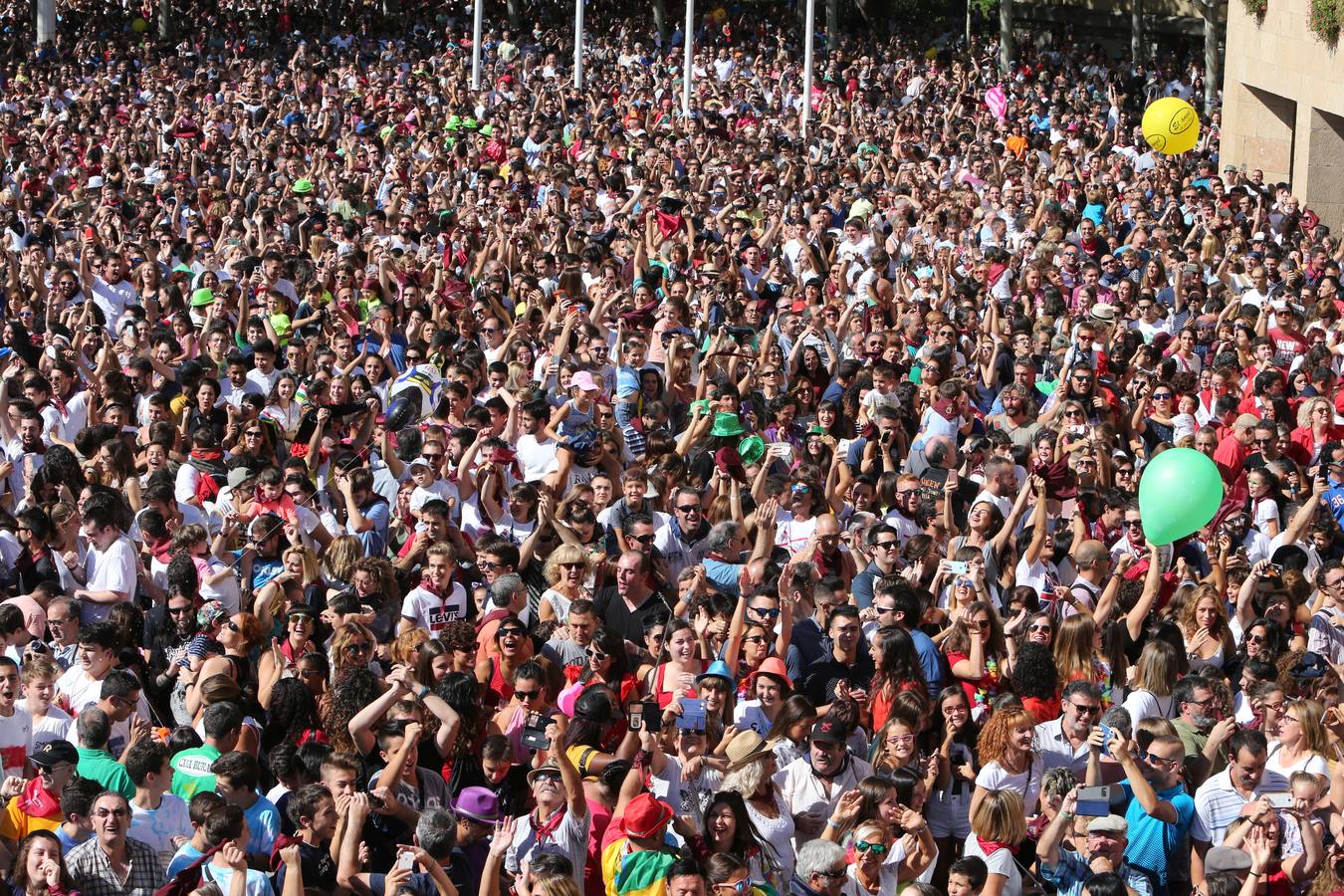 Las imágenes del fiestón en la Plaza del Ayuntamiento