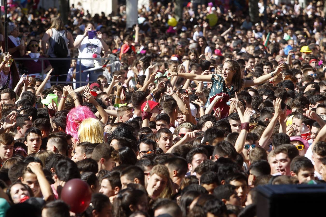 Las imágenes de la plaza del Ayuntamiento en el disparo del cohete