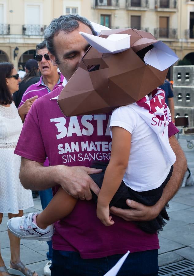 Protesta antitaurina en la Plaza del Mercado.