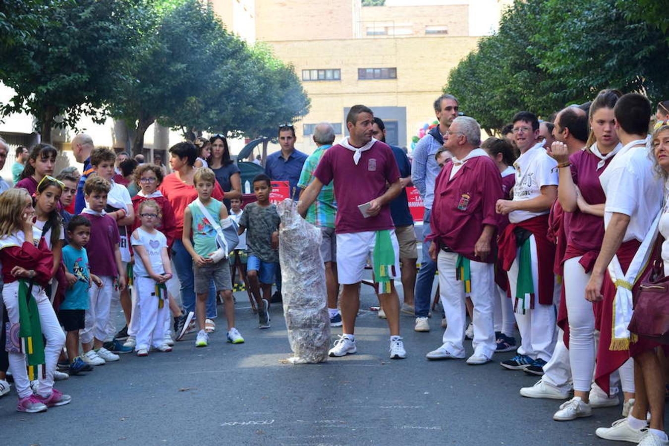 Celebración del VI Concurso de lanzamiento de gavillas organizado por la Peña La Rioja.