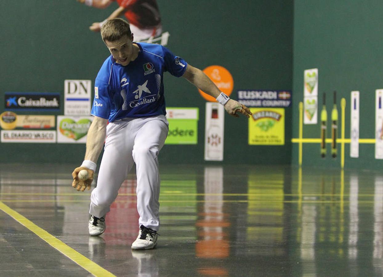 Olaizola II enmendó su borrón en Logroño y avasalló a Víctor en el cruce del torneo de Parejas de la Feria de San Mateo de Pelota. 