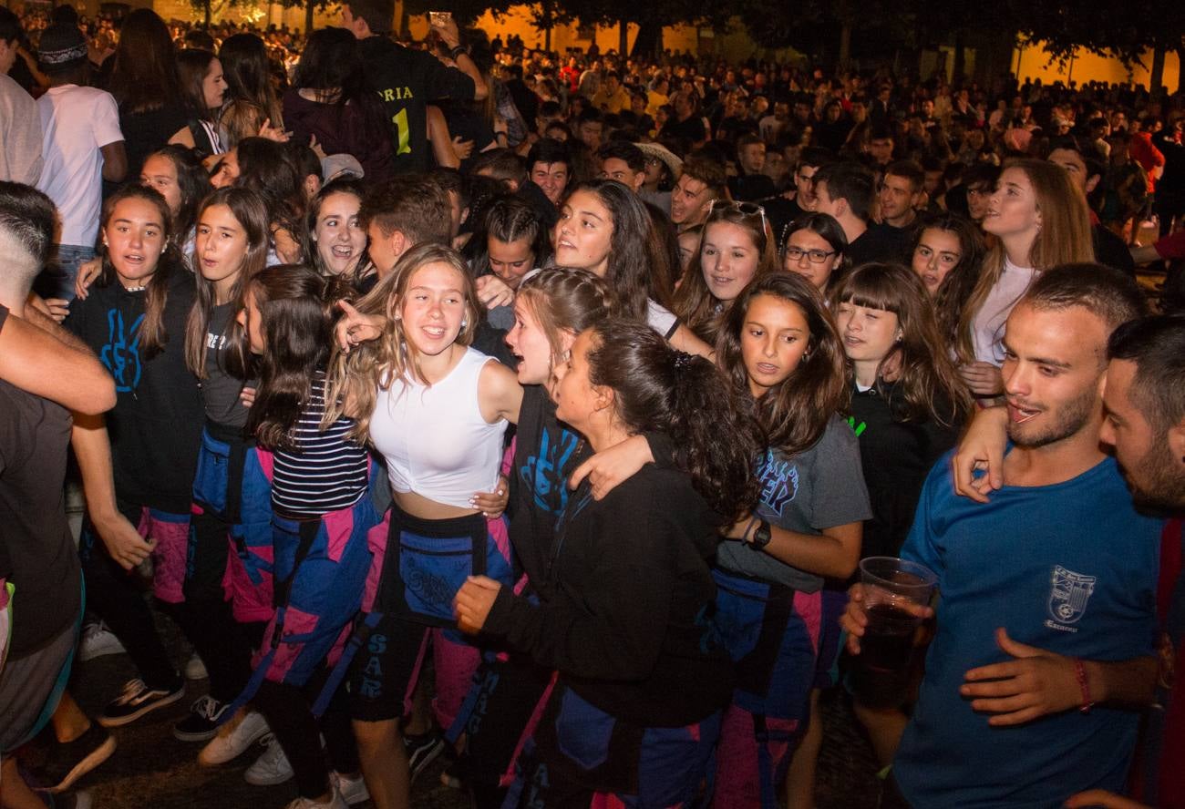 Fotos: Disparo del cohete de las fiestas de Gracias y de San Jerónimo Hermosilla en Santo Domingo