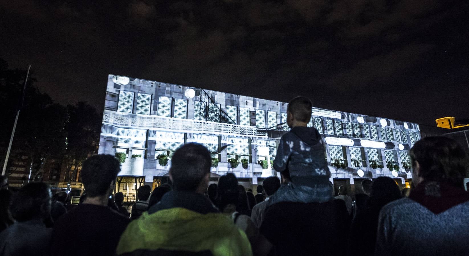 IraltaVR y Rodrigo Tamariz fueron los encargados del Video Mapping en el Ayuntamiento de Logroño este lunes 17 de septiembre