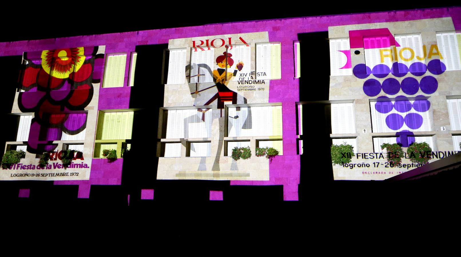 Dibujos, banderas, mensajes... se proyectaron ante la atenta mirada de numeroso público