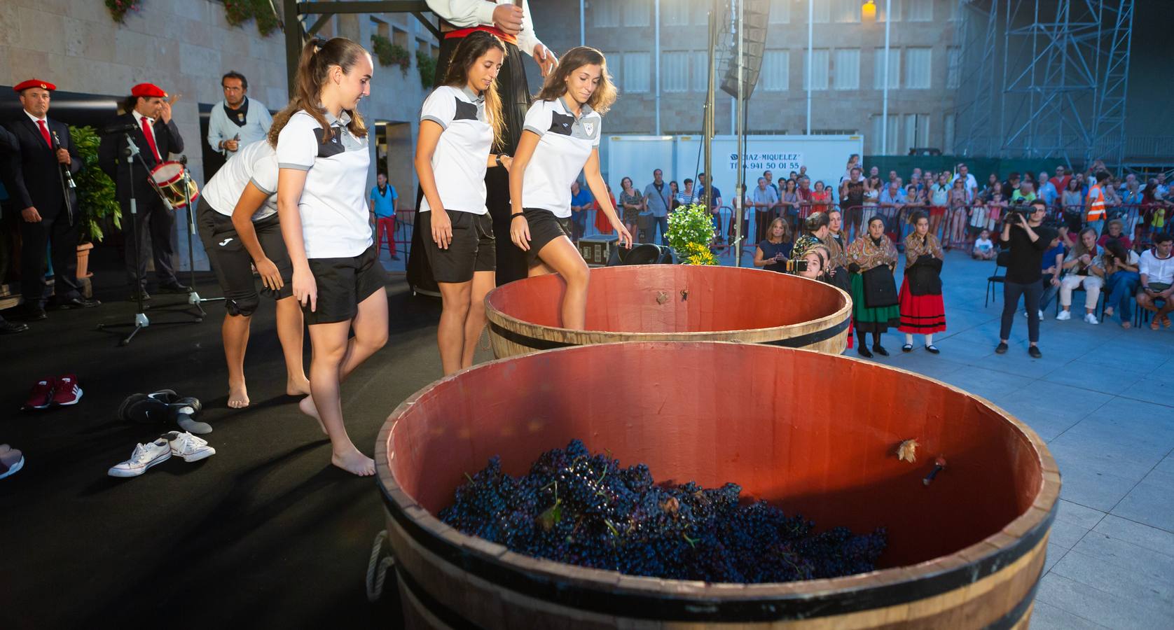 Este es uno de los actos populares de las fiestas de San Mateo, en el que se busca que diferentes personalidades riojanas protagonicen un acto similar al institucional que se desarrolla el 21 de septiembre 