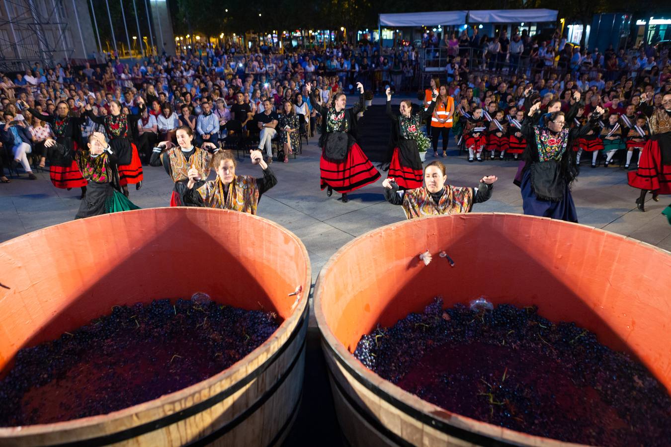 Este es uno de los actos populares de las fiestas de San Mateo, en el que se busca que diferentes personalidades riojanas protagonicen un acto similar al institucional que se desarrolla el 21 de septiembre 