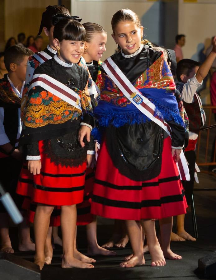 Este es uno de los actos populares de las fiestas de San Mateo, en el que se busca que diferentes personalidades riojanas protagonicen un acto similar al institucional que se desarrolla el 21 de septiembre 