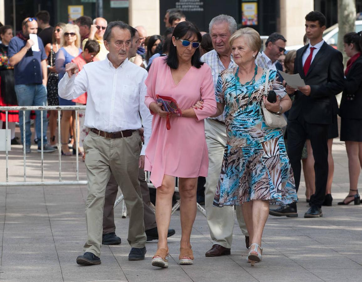 Dïa de San Mateo. Día grande en la ciudad con la ofrenda del primer mosto. El pisado y la posterior ofrenda del primer caldo a la virgen de Valvanera ocupó la mañana más institucional en El Espolón.