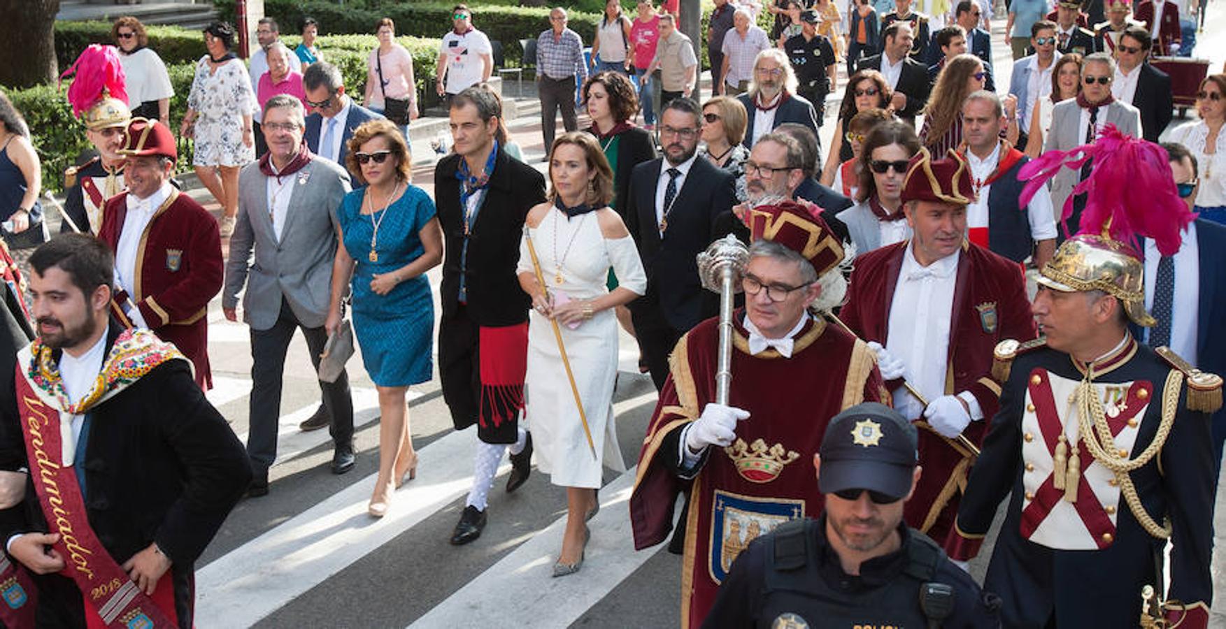 Dïa de San Mateo. Día grande en la ciudad con la ofrenda del primer mosto. El pisado y la posterior ofrenda del primer caldo a la virgen de Valvanera ocupó la mañana más institucional en El Espolón.