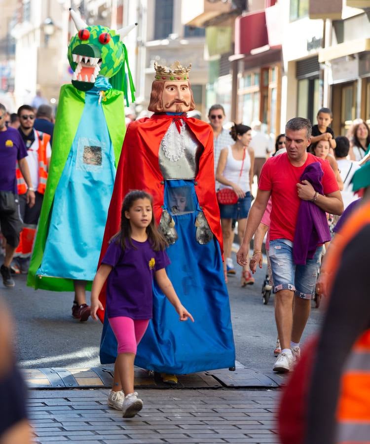 Fotos: A la sombra de los gigantes... y de los cabezudos