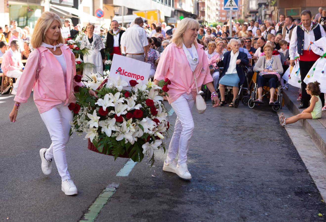 Fotos: Ofrenda floral a la virgen de Valvanera