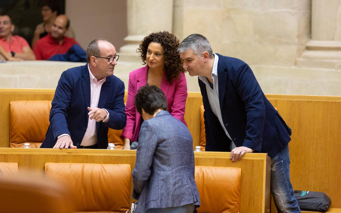 Imágenes correspondientes a la sesión parlamentaria de hoy en la cámara riojana.