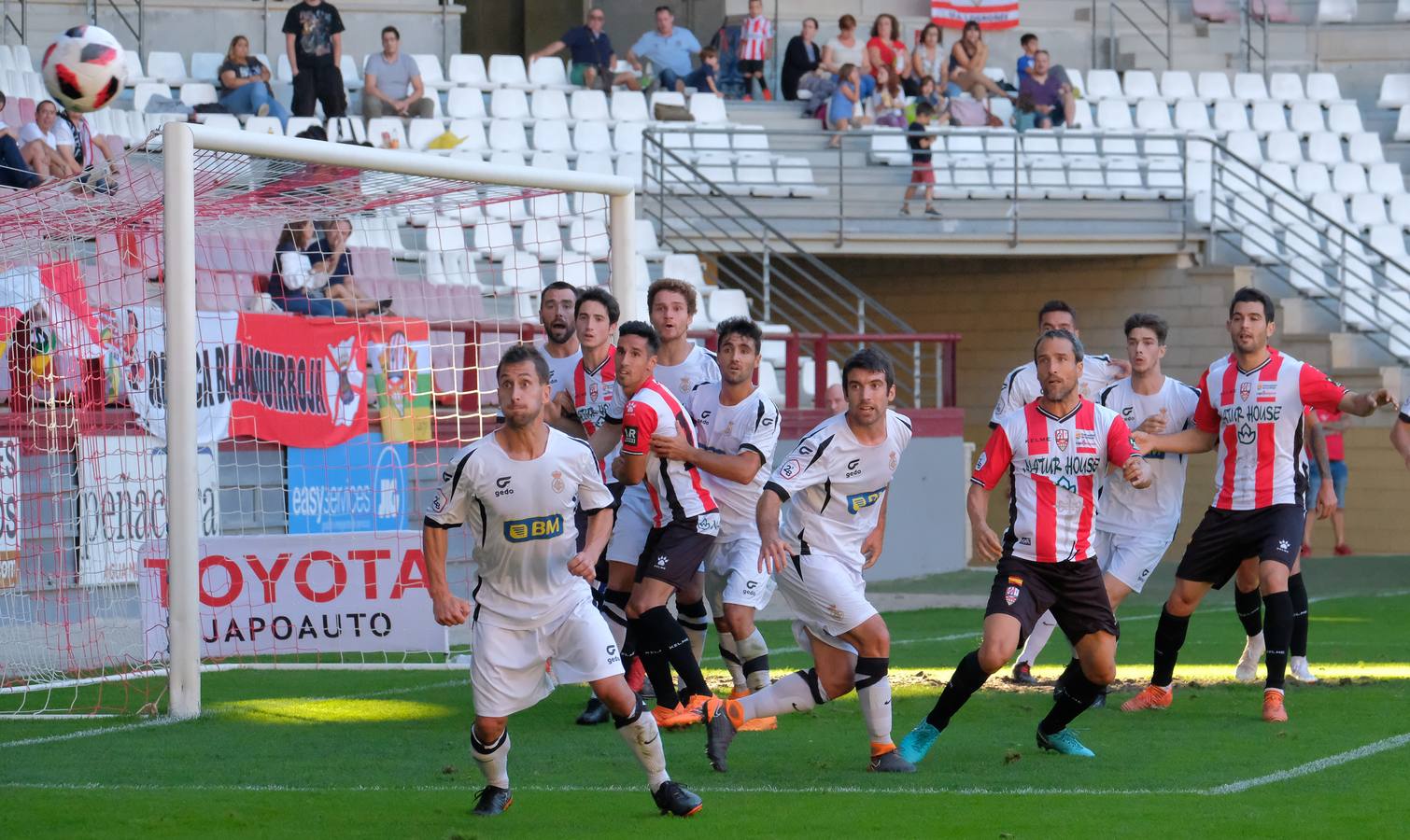 El equipo riojano ganó ayer por dos goles a cero en Las Gaunas.