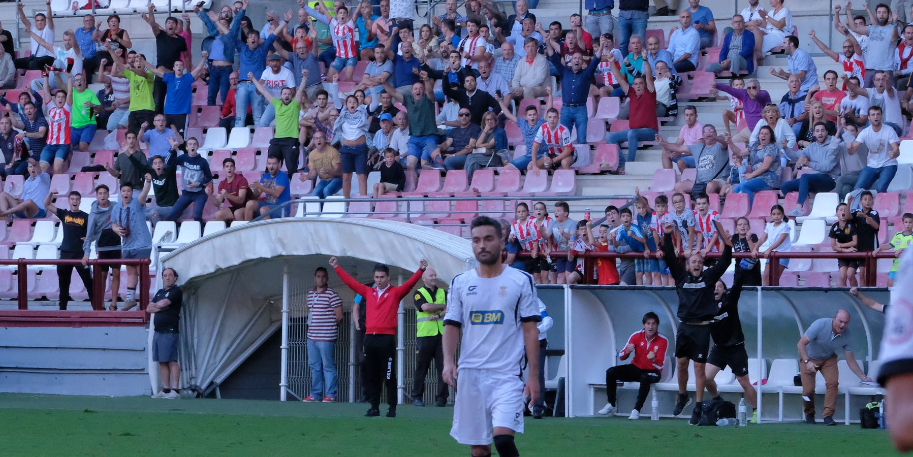 El equipo riojano ganó ayer por dos goles a cero en Las Gaunas.