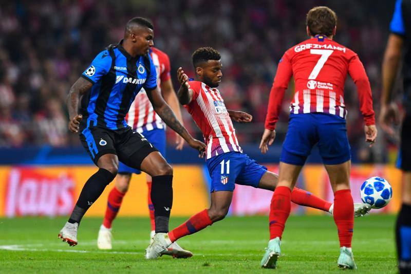 El Atlético de Madrid y el Brujas, durante el partido de la segunda jornada de la Liga de Campeones en el Metropolitano.