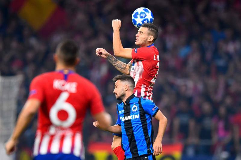 El Atlético de Madrid y el Brujas, durante el partido de la segunda jornada de la Liga de Campeones en el Metropolitano.