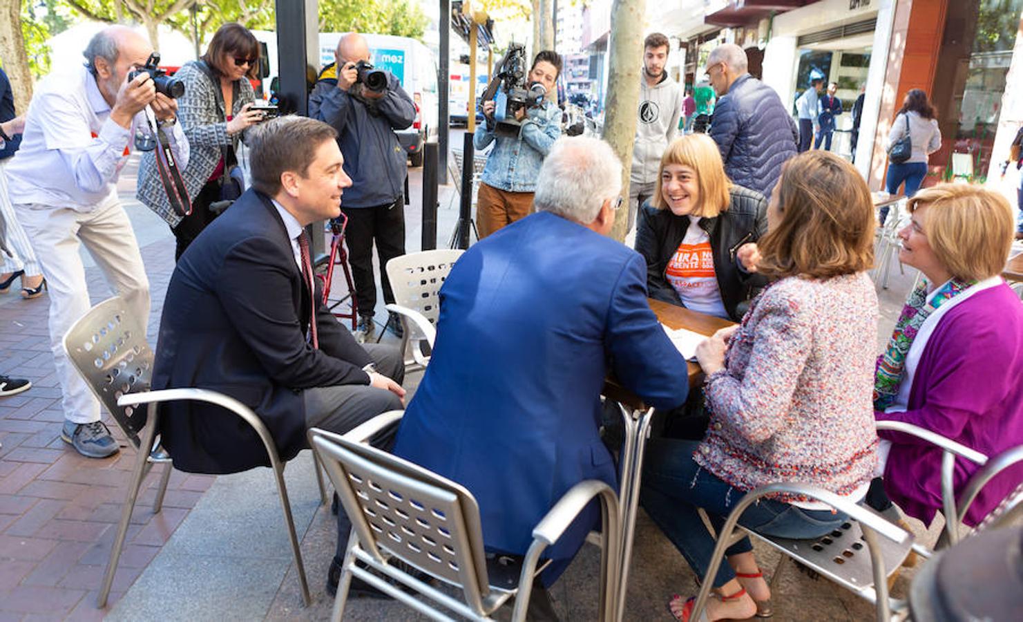 La Rioja ha abogado hoy, en el Día Mundial de la Parálisis Cerebral, por el derecho a la sexualidad y a la intimidad de estas personas bajo la campaña «No mires hacia otro lado». La presidenta de ASPACE La Rioja, Manuela Muro, ha leído el manifiesto en el que ha insistido en que esa intimidad «es algo que ellos quieren». 