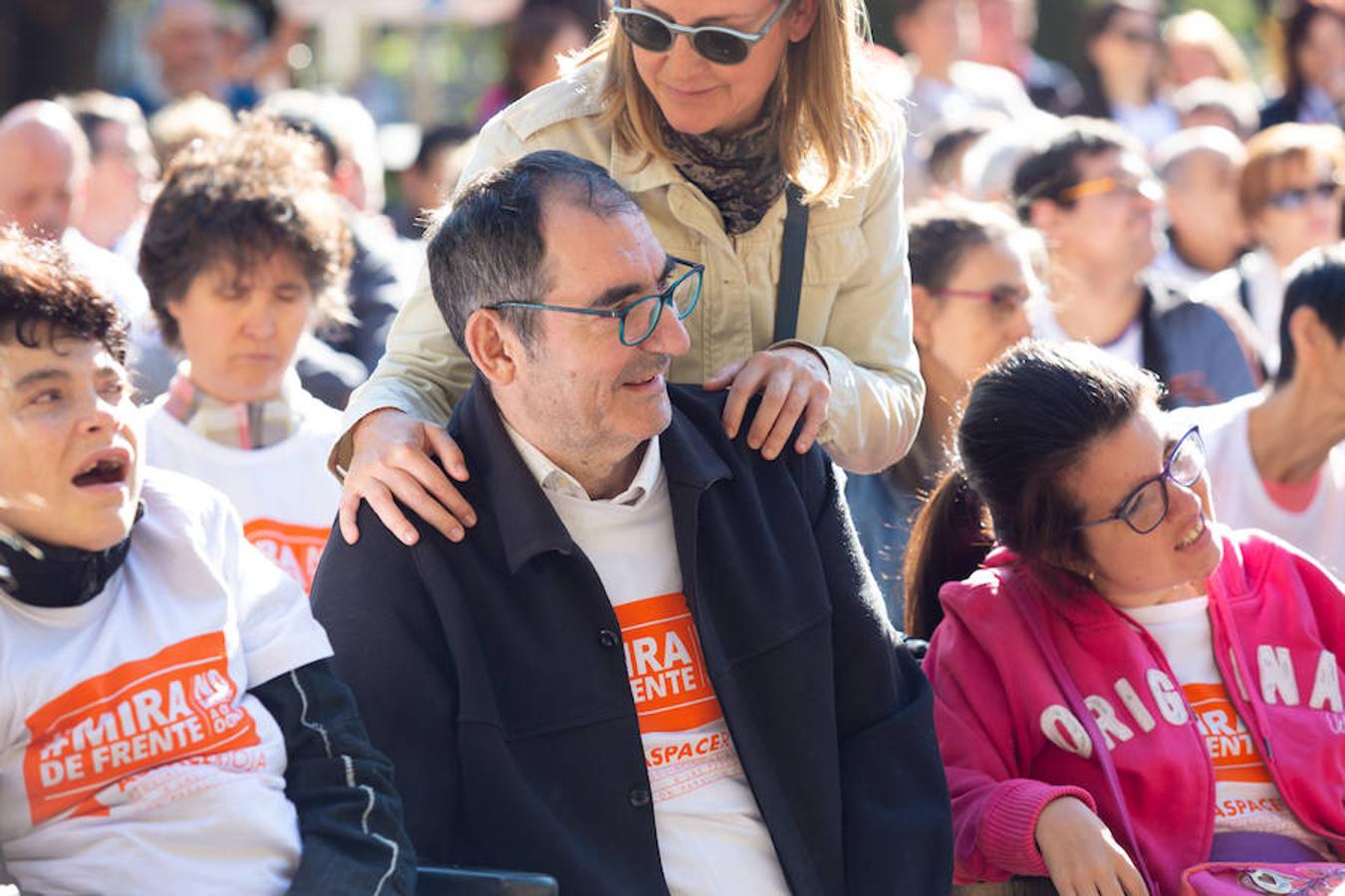 La Rioja ha abogado hoy, en el Día Mundial de la Parálisis Cerebral, por el derecho a la sexualidad y a la intimidad de estas personas bajo la campaña «No mires hacia otro lado». La presidenta de ASPACE La Rioja, Manuela Muro, ha leído el manifiesto en el que ha insistido en que esa intimidad «es algo que ellos quieren». 