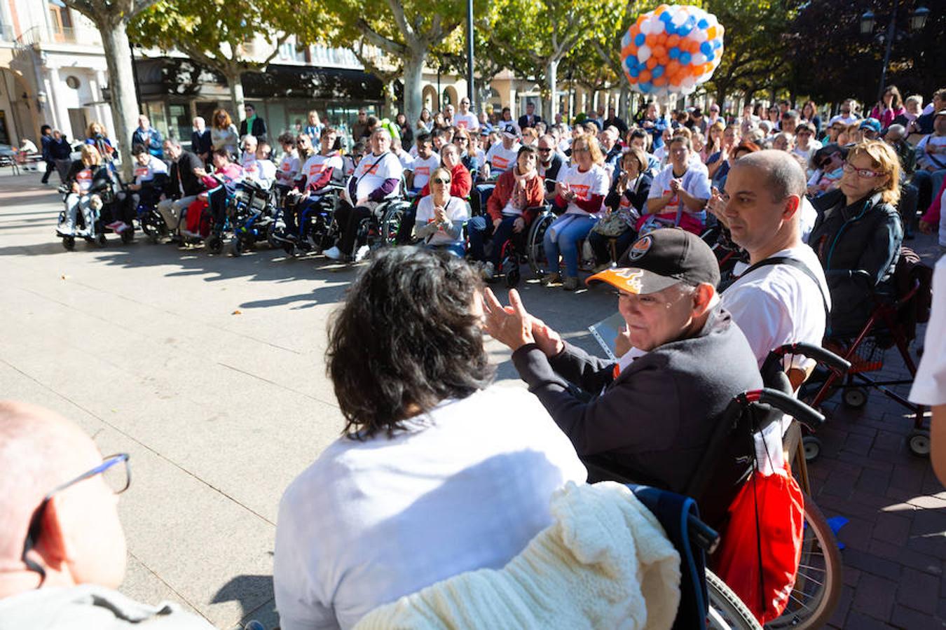 La Rioja ha abogado hoy, en el Día Mundial de la Parálisis Cerebral, por el derecho a la sexualidad y a la intimidad de estas personas bajo la campaña «No mires hacia otro lado». La presidenta de ASPACE La Rioja, Manuela Muro, ha leído el manifiesto en el que ha insistido en que esa intimidad «es algo que ellos quieren». 