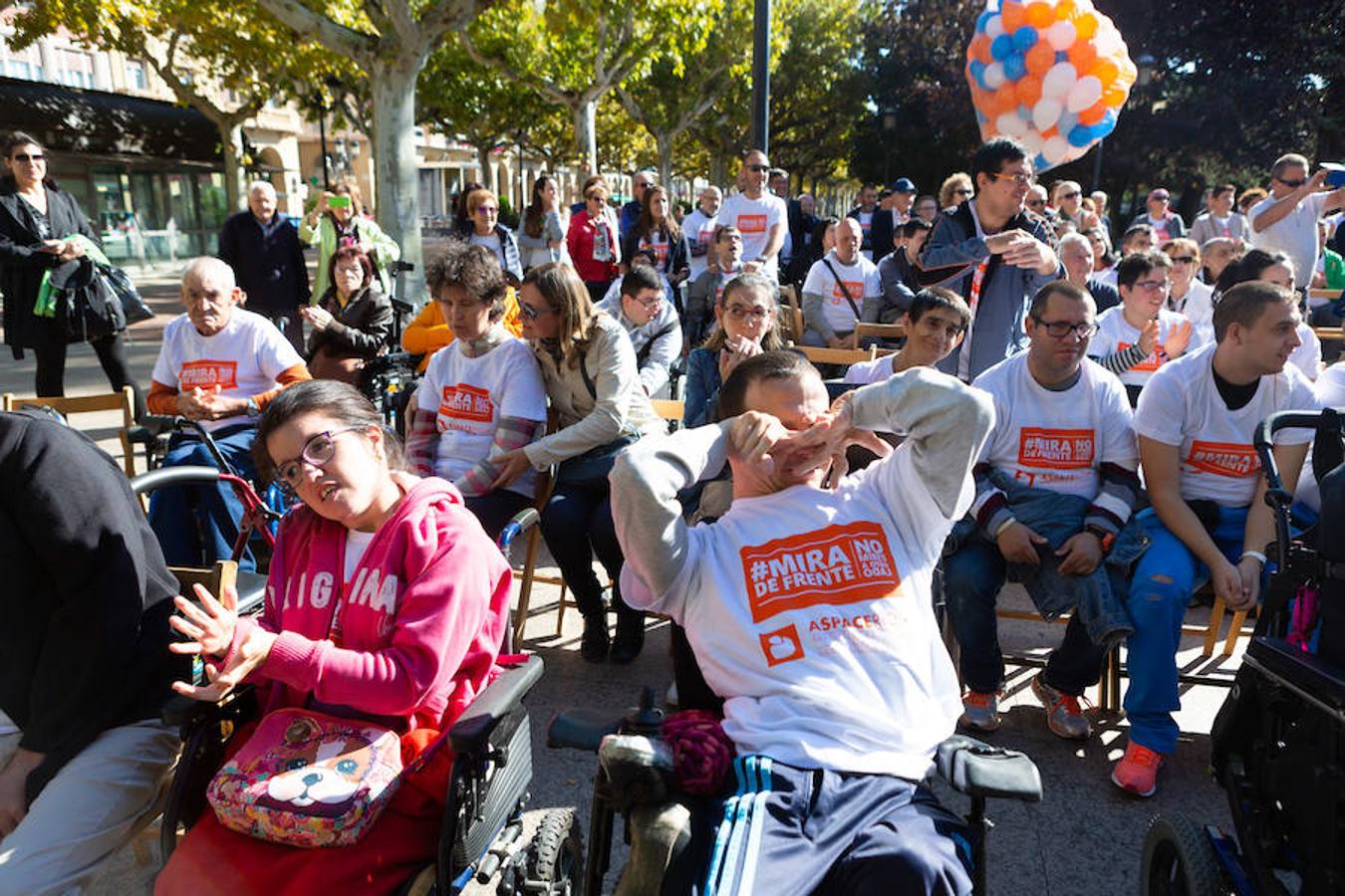 La Rioja ha abogado hoy, en el Día Mundial de la Parálisis Cerebral, por el derecho a la sexualidad y a la intimidad de estas personas bajo la campaña «No mires hacia otro lado». La presidenta de ASPACE La Rioja, Manuela Muro, ha leído el manifiesto en el que ha insistido en que esa intimidad «es algo que ellos quieren». 