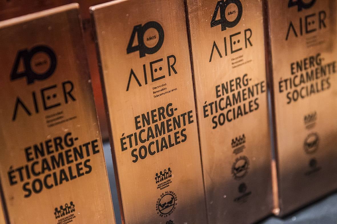 El museo Würth La Rioja acogió este jueves el acto del 40º Aniversario de la Asociación de Instaladores Electricistas y de Telecomunicaciones de La Rioja (AIER), en el que se presentaron los resultados del proyecto 'Energ-Éticamente sociales' realizado junto a Cáritas, Asociación Pro Infancia Riojana y el Banco de Alimentos de La Rioja.