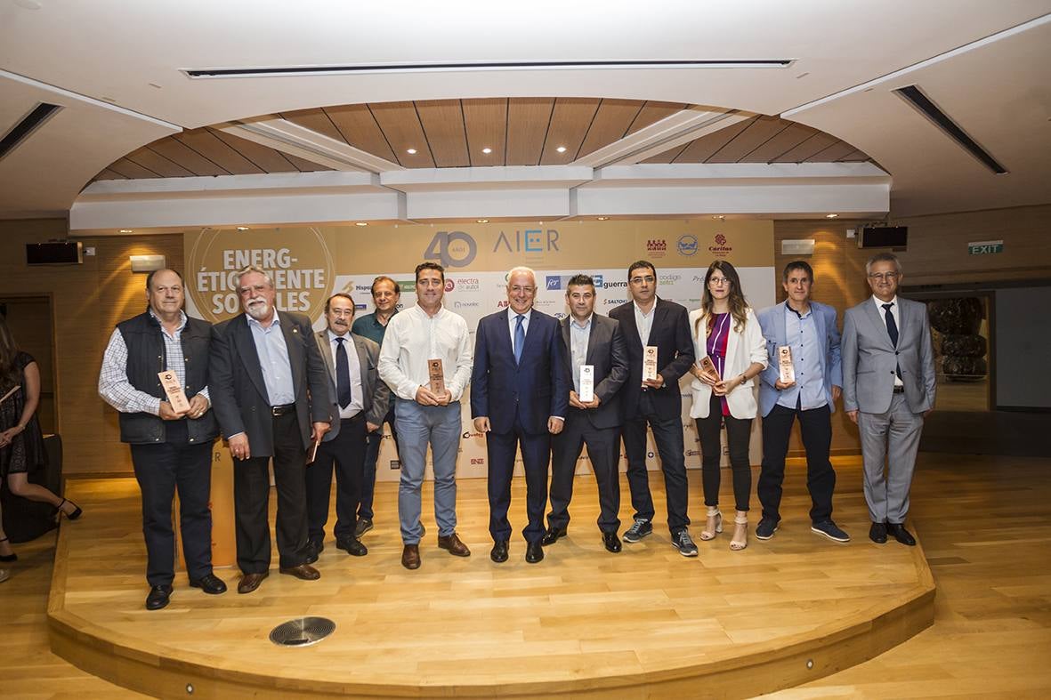 El museo Würth La Rioja acogió este jueves el acto del 40º Aniversario de la Asociación de Instaladores Electricistas y de Telecomunicaciones de La Rioja (AIER), en el que se presentaron los resultados del proyecto 'Energ-Éticamente sociales' realizado junto a Cáritas, Asociación Pro Infancia Riojana y el Banco de Alimentos de La Rioja.