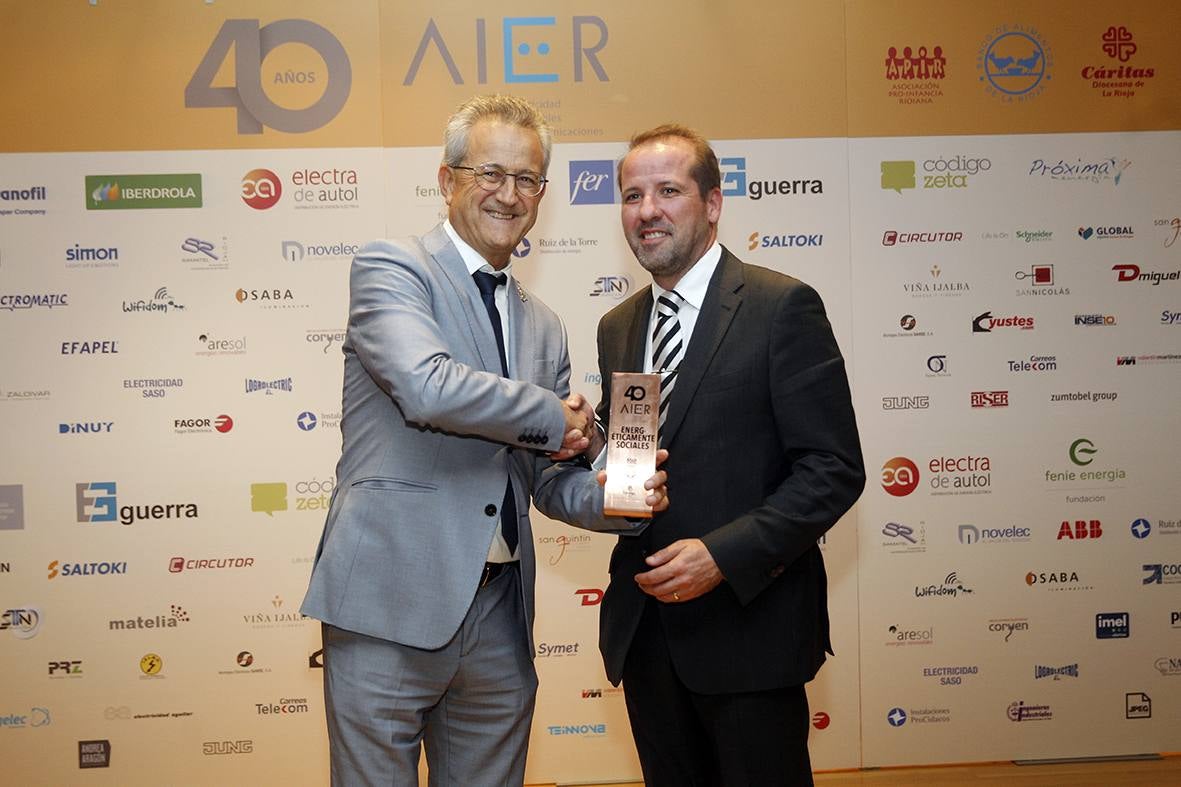 El museo Würth La Rioja acogió este jueves el acto del 40º Aniversario de la Asociación de Instaladores Electricistas y de Telecomunicaciones de La Rioja (AIER), en el que se presentaron los resultados del proyecto 'Energ-Éticamente sociales' realizado junto a Cáritas, Asociación Pro Infancia Riojana y el Banco de Alimentos de La Rioja.