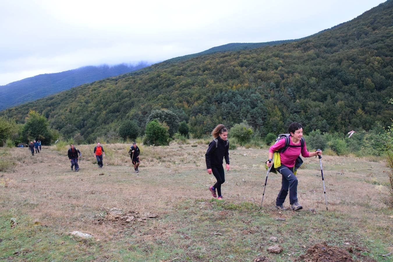 Cerca de 450 valientes tomaron la salida de la Marcha Hoyos de Iregua en Villoslada de Cameros