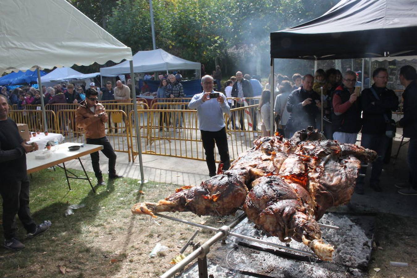 Imágenes correspondientes a la XVII Jornada de la Ternera Asada que se celebró el pasado domingo en Enciso.