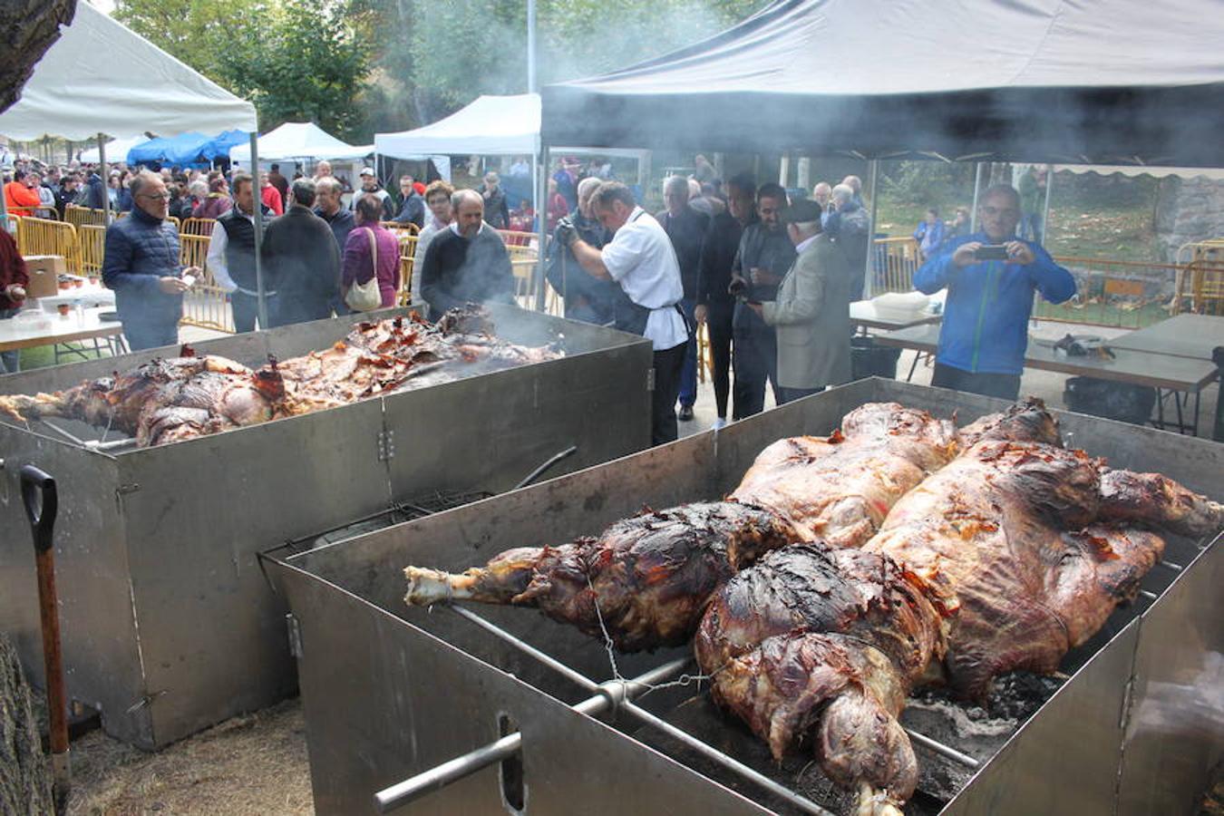Imágenes correspondientes a la XVII Jornada de la Ternera Asada que se celebró el pasado domingo en Enciso.