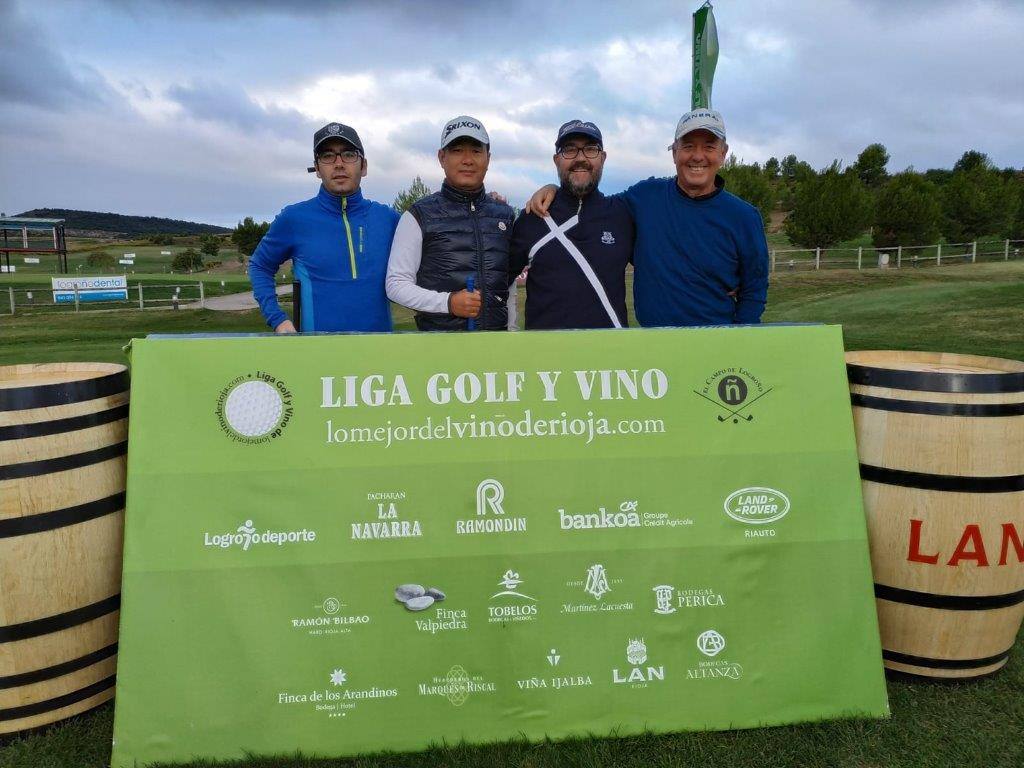 Fotos de salida del Torneo Bodegas LAN, de la Liga de Golf y Vino.