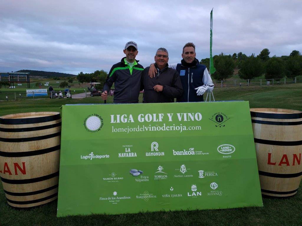 Fotos de salida del Torneo Bodegas LAN, de la Liga de Golf y Vino.