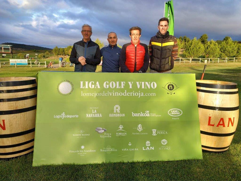 Fotos de salida del Torneo Bodegas LAN, de la Liga de Golf y Vino.