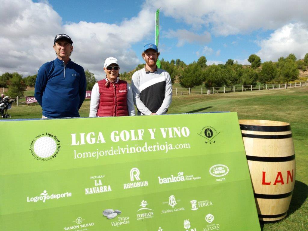 Fotos de salida del Torneo Bodegas LAN, de la Liga de Golf y Vino.