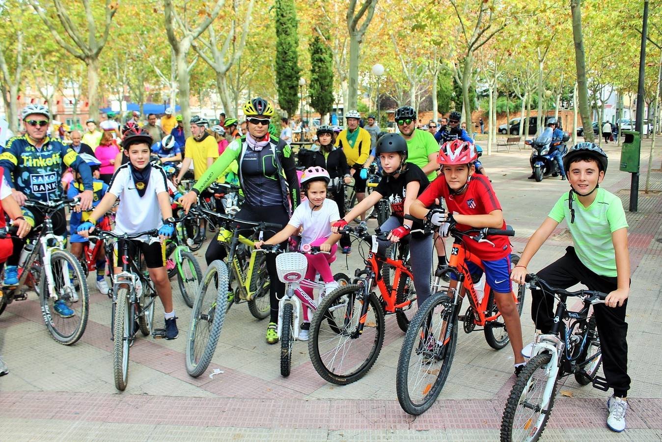 Las imágenes del paseo ciclista por los alrededores de Varea con la ciclista riojana