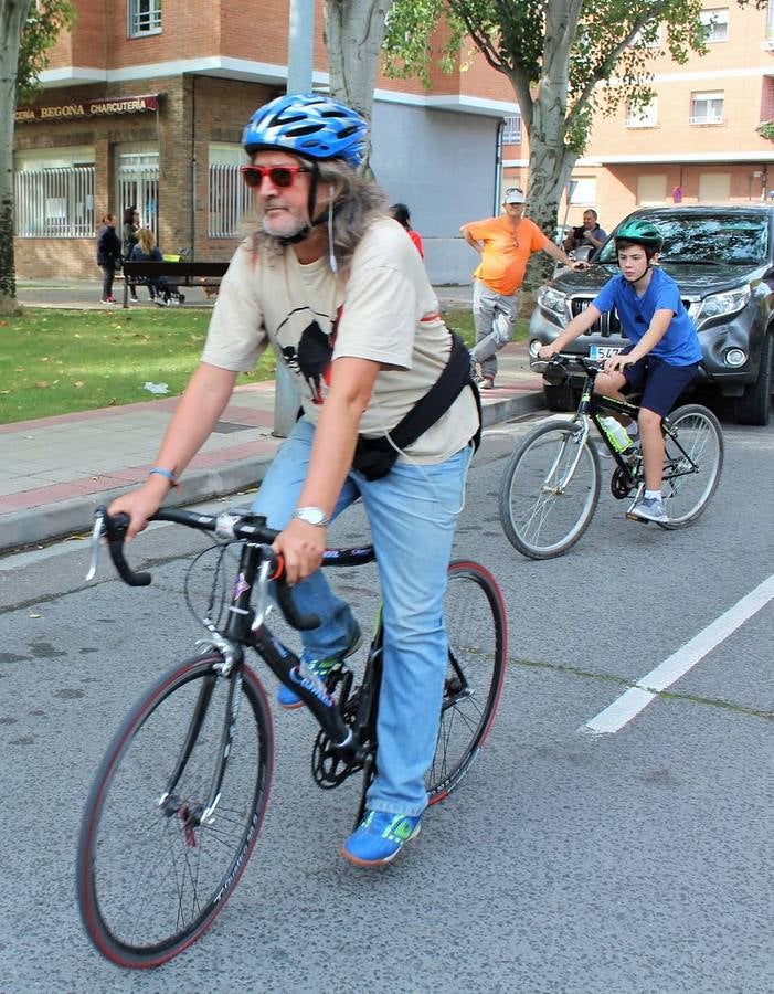 Las imágenes del paseo ciclista por los alrededores de Varea con la ciclista riojana