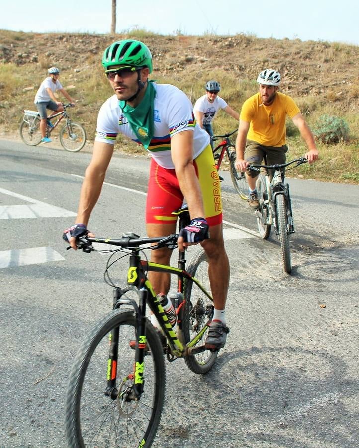 Las imágenes del paseo ciclista por los alrededores de Varea con la ciclista riojana