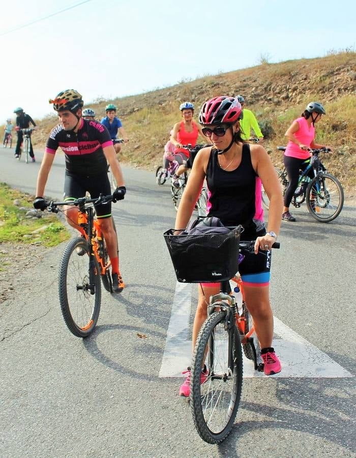 Las imágenes del paseo ciclista por los alrededores de Varea con la ciclista riojana