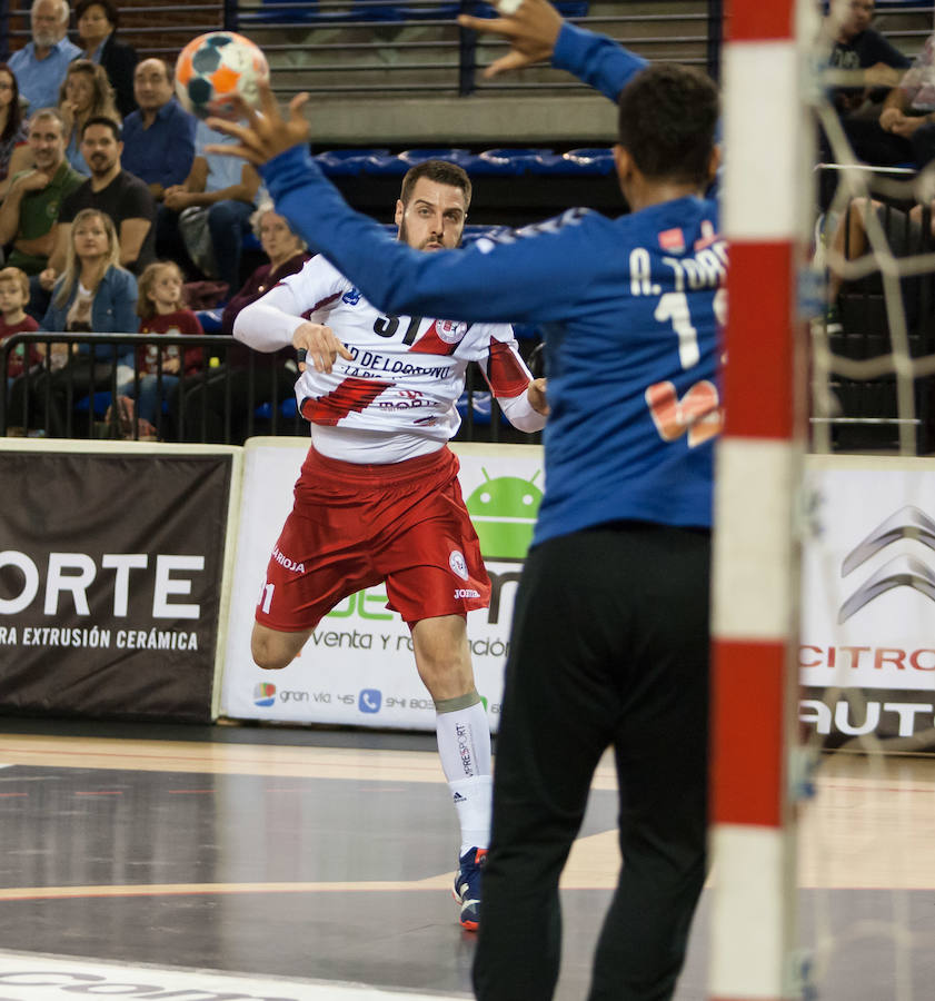 Empujados por el talento de Eduardo Cadarso el equipo riojano aplasta al Alcobendas 41-26 y asalta la segunda plaza de la Liga Asobal