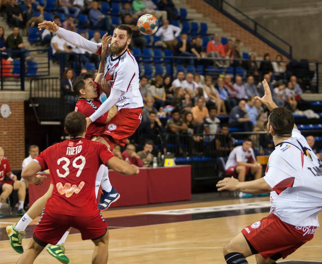 Empujados por el talento de Eduardo Cadarso el equipo riojano aplasta al Alcobendas 41-26 y asalta la segunda plaza de la Liga Asobal