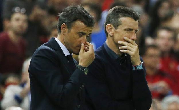 Juan Carlos Unzué, junto a Luis Enrique, en su etapa como segundo entrenador del Barcelona. 