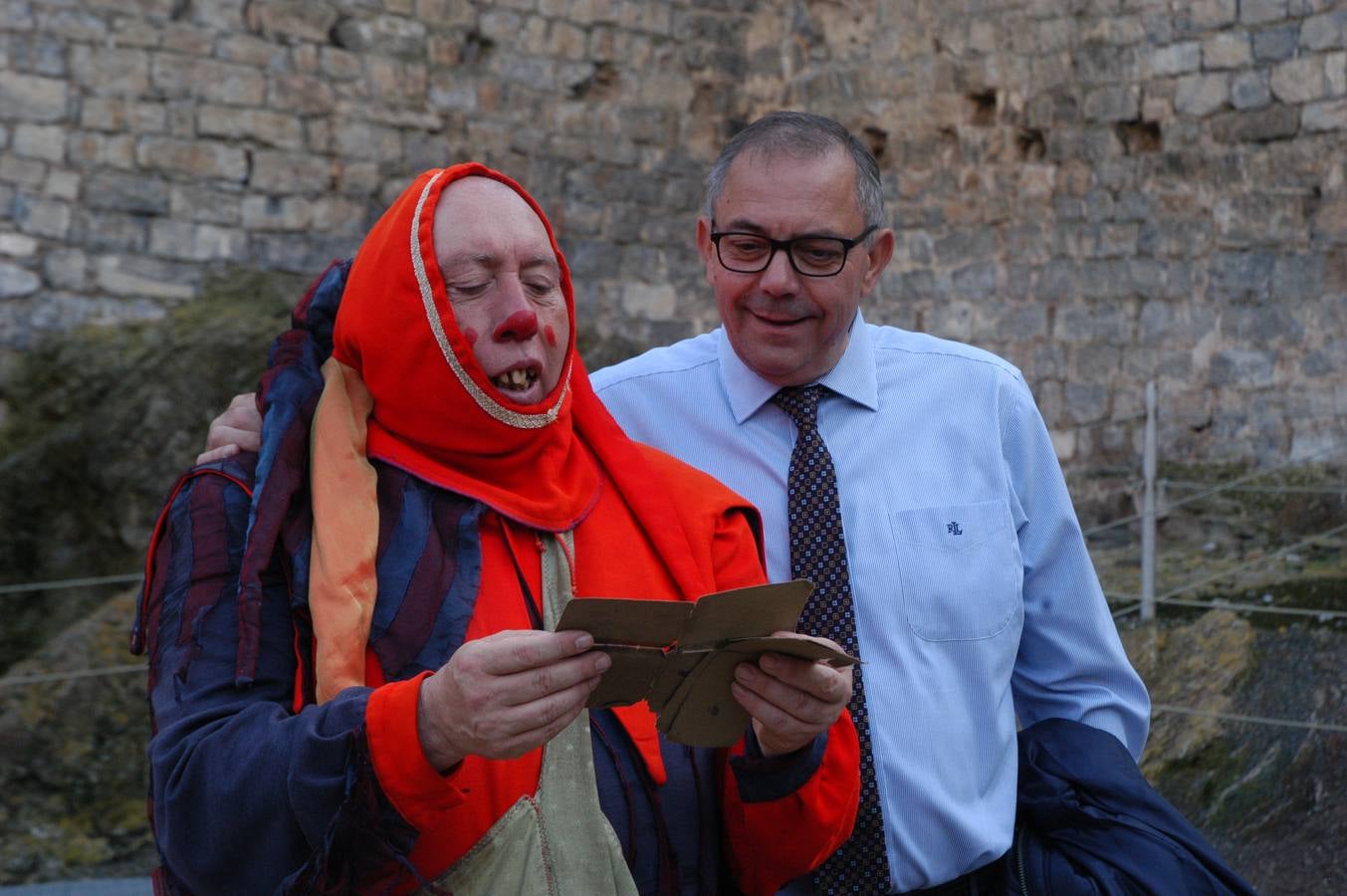 Cornago lleva trece años consecutivos celebrando unas jornadas de artesanía medieval que aprovechan uno de los entornos más llamativos de La Rioja, el formado por su castillo y la parroquia de San Pedro