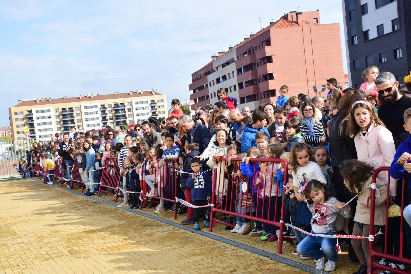 La Jefatura Superior de Policía de La Rioja celebró ayer su jornada de puertas abiertas, especialemente dedicada a los niños.