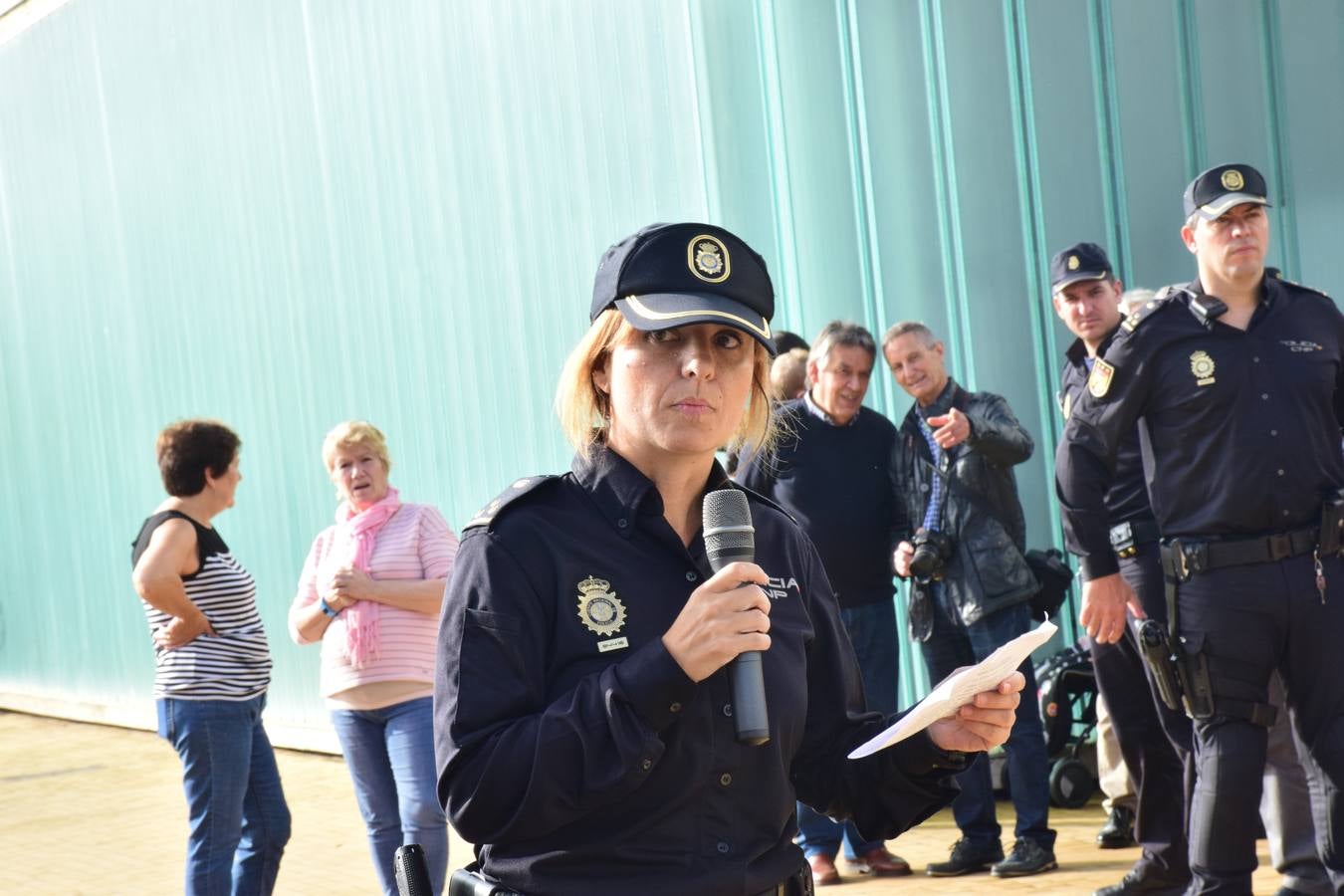 La Jefatura Superior de Policía de La Rioja celebró ayer su jornada de puertas abiertas, especialemente dedicada a los niños.