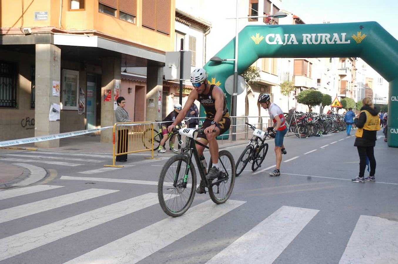 Imágenes del V duatlón disputado en Rincón de Soto el domingo.