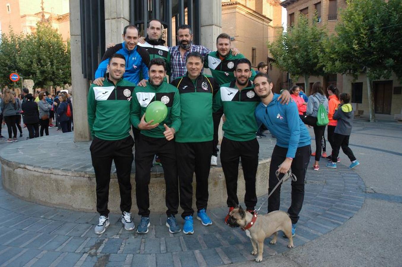 Imágenes correspondientes a la marcha para recaudar fondos contra el cáncer en Aldeanueva de Ebro.