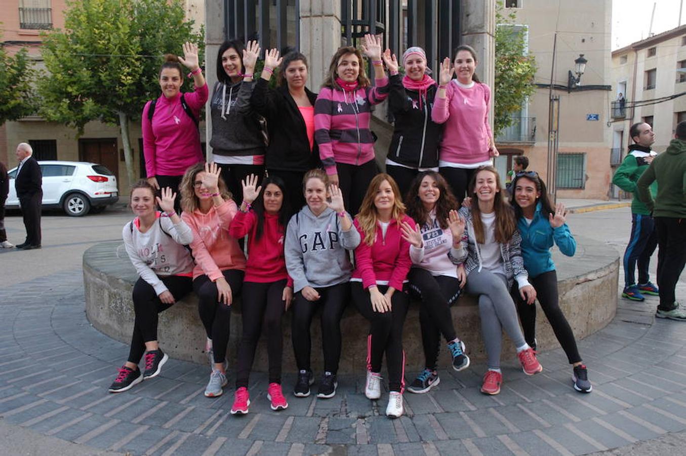 Imágenes correspondientes a la marcha para recaudar fondos contra el cáncer en Aldeanueva de Ebro.